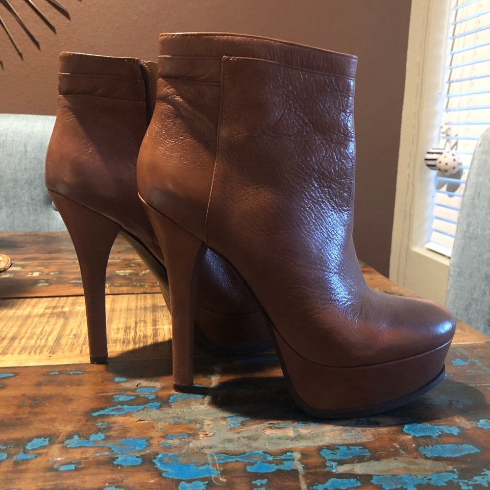 High heel/wedge boots